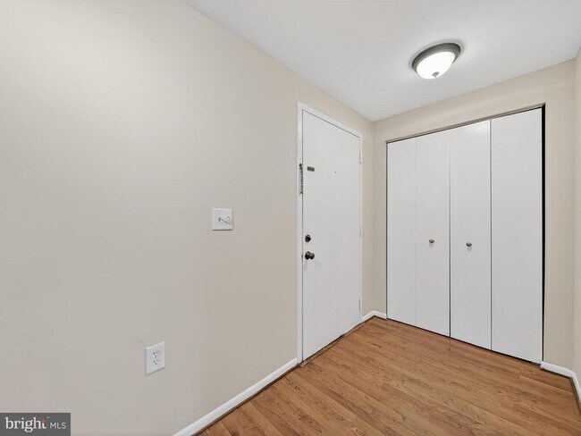 Building Photo - 13257 Wonderland Way