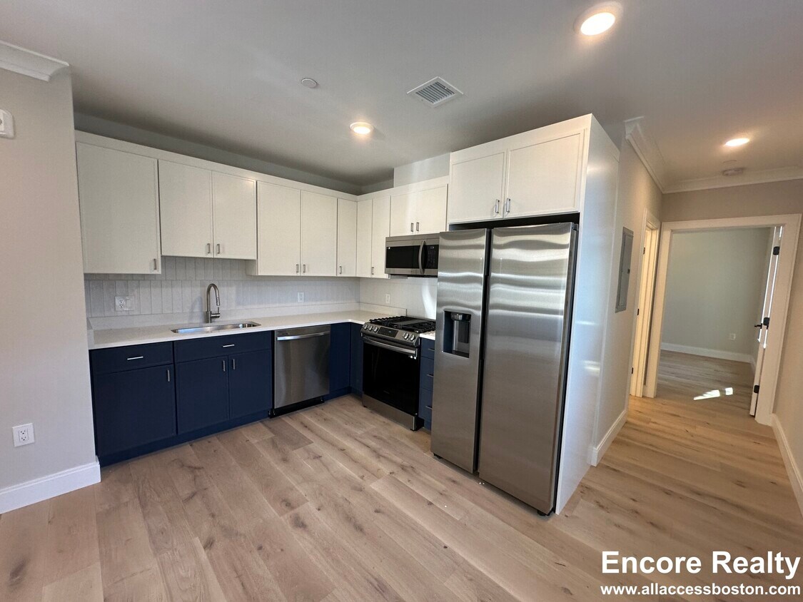Foto principal - 163 Everett St