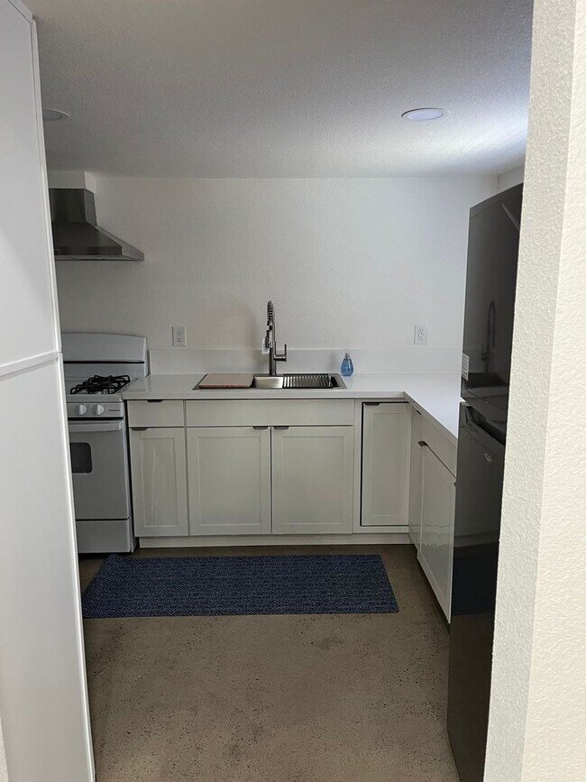 Foto del edificio - 6155 Foote Rd