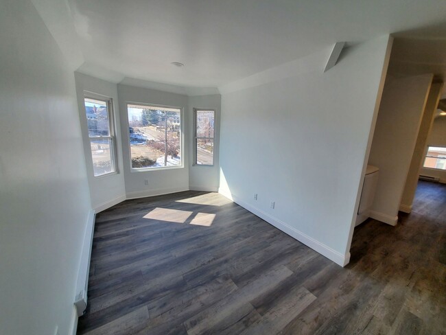 Building Photo - 308 Hill St
