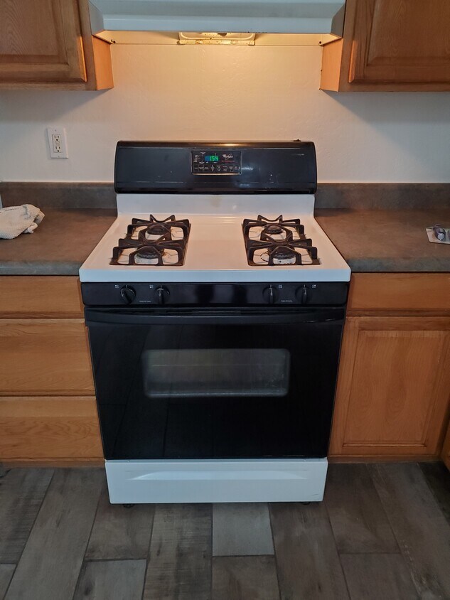 kitchen - 1229 E McKinley St