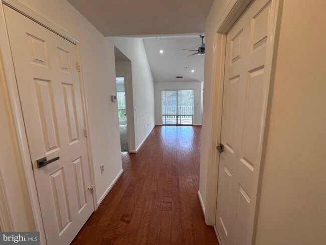 Foto del edificio - 5960 Millrace Ct