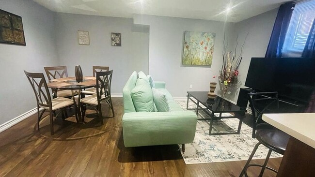 Building Photo - 53 Pappain Cres