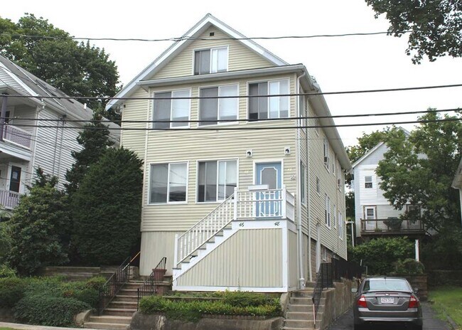 Foto del edificio - 48 Moulton Rd