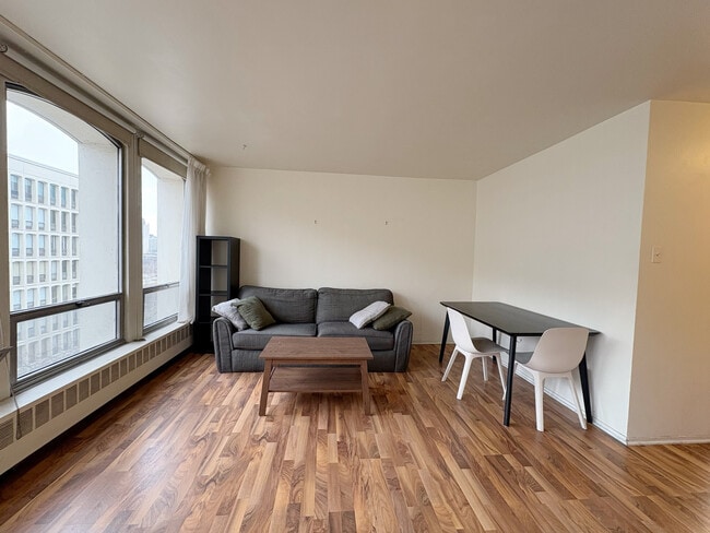 Foto del edificio - 1450 E 55th Pl