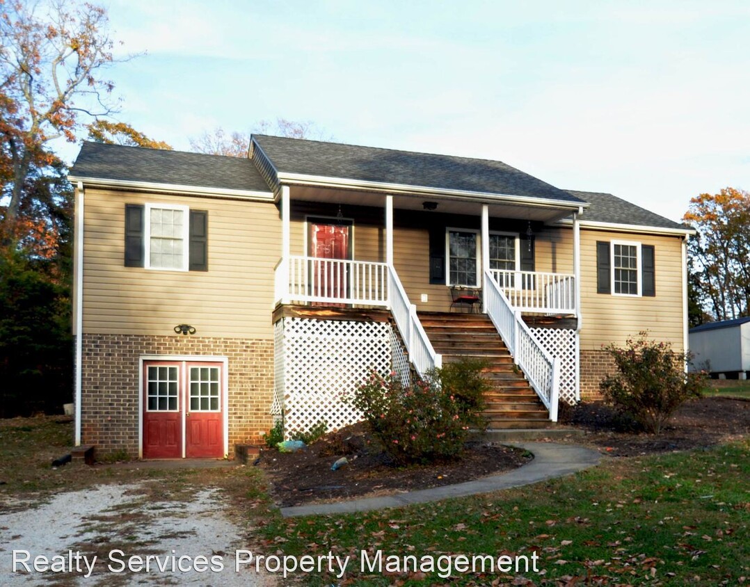 Primary Photo - 3 br, 2 bath House - 788 Oakville Road