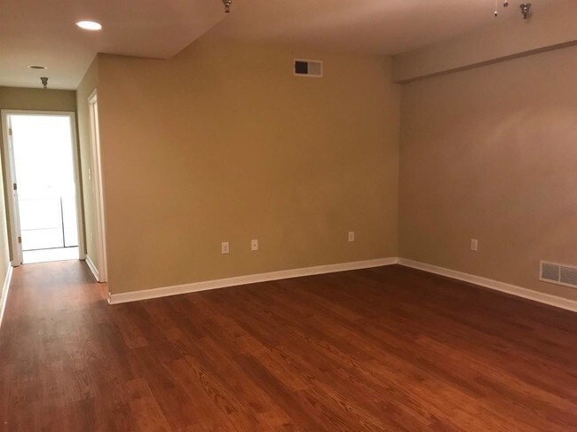 Foto del edificio - 232 Waller Ave