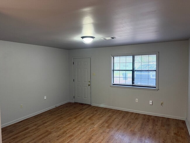 Building Photo - 2509 Simms St