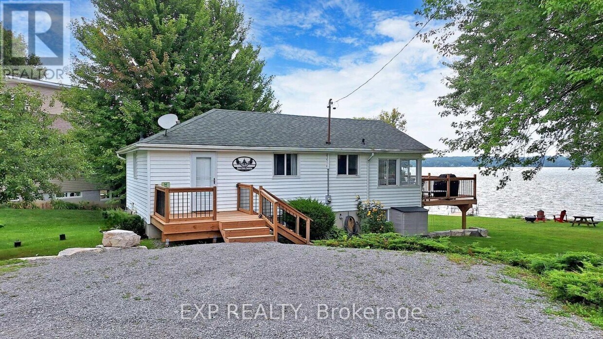 Photo principale - 90 Plum Point Ln