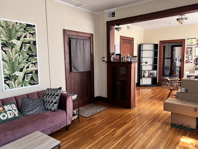 Building Photo - 2516 Bellevue Ave