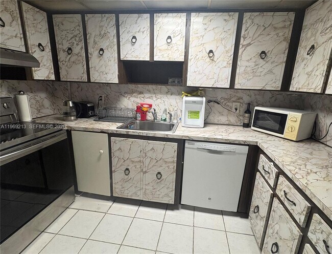 Foto del edificio - 5050 NW 7th St