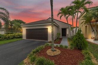 Building Photo - 1592 Salerno Cir