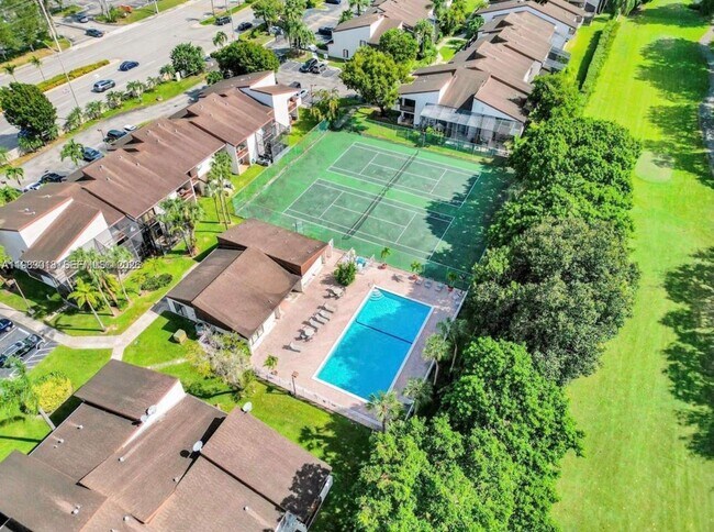 Foto del edificio - 3994 Estepona Ave