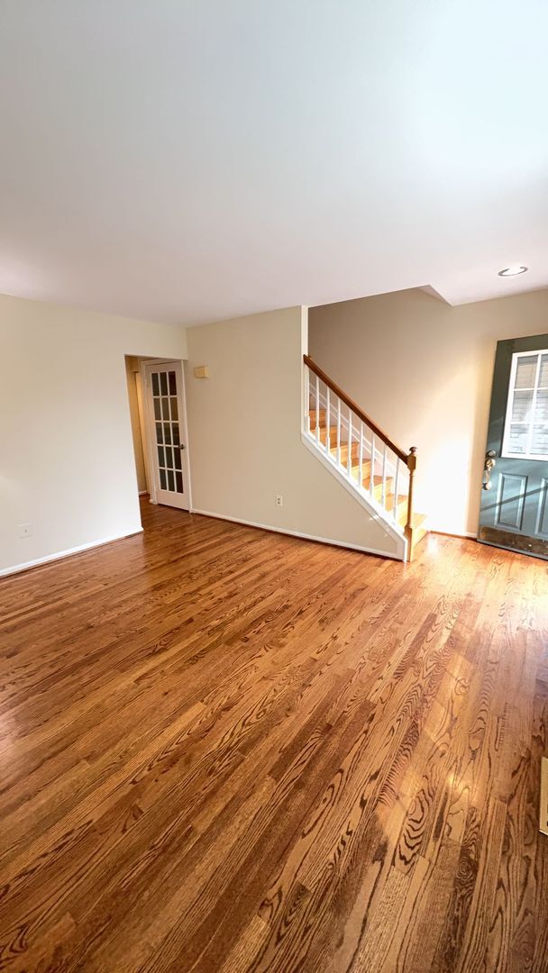 Foto del edificio - Two Primary Suite, Three Level Townhouse in the Pinecrest Community