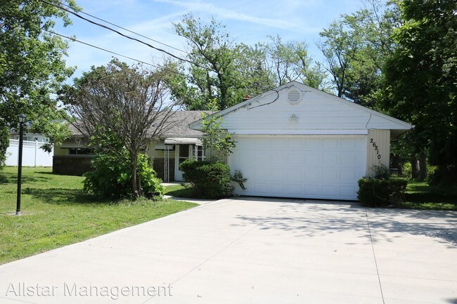 Building Photo - 3 br, 1.5 bath House - 26510 Chardon Rd