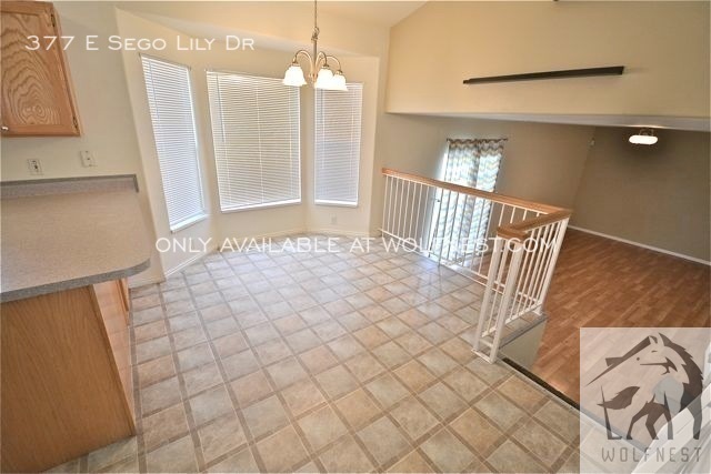 Building Photo - 377 E Sego Lily Dr