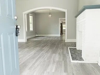 Sala de estar/estudio - 209 S Haugh Ave