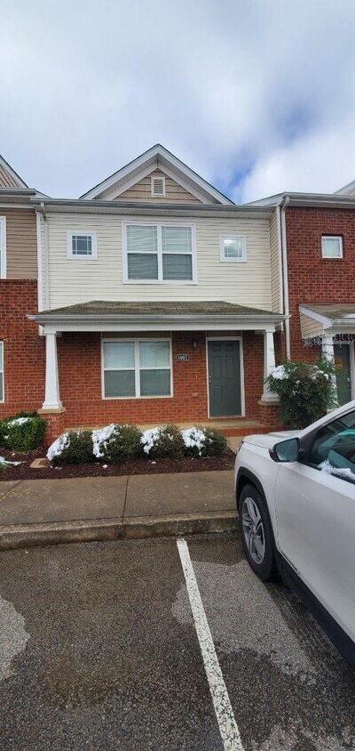 Foto principal - 1007 Wells Way