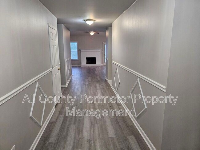 Foto del edificio - 704 White Dove Dr