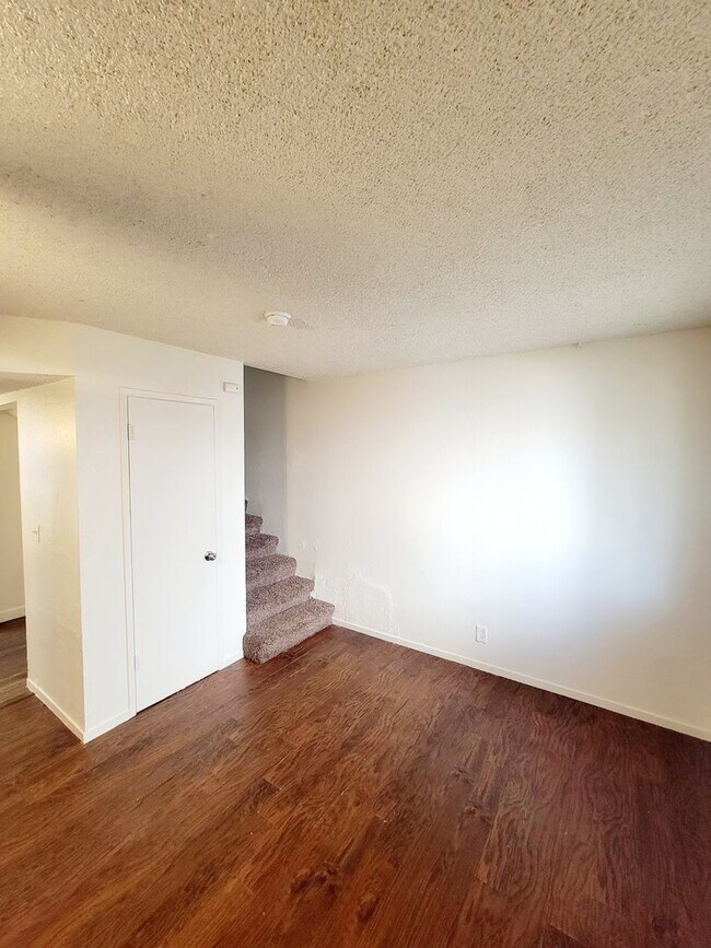 Foto del edificio - 3308 E Olive Ave