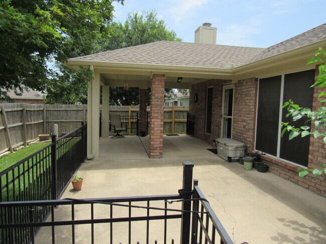 Foto del edificio - 10532 Braewood Dr