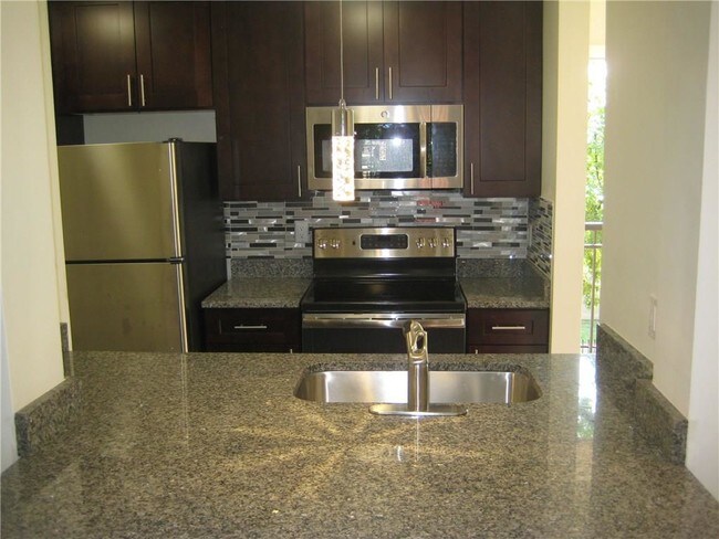 Foto del edificio - 5851 Phoenix Dr