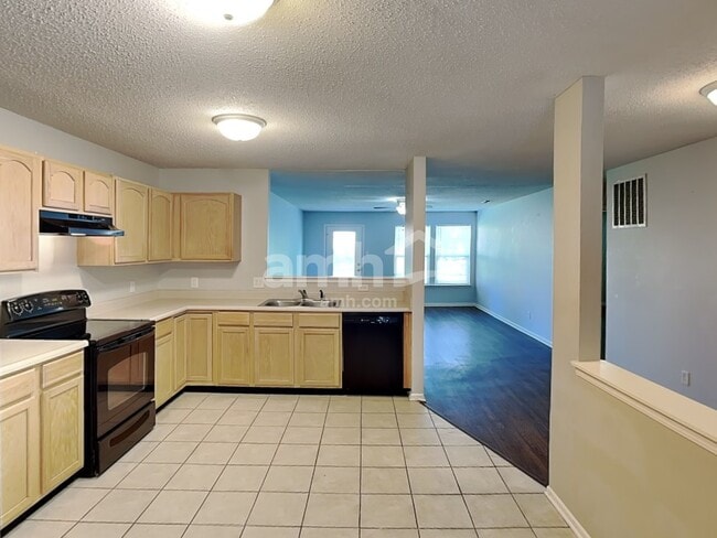 Building Photo - 1316 Clove Ct