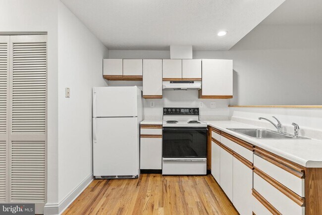 Foto del edificio - 7 W Piccadilly St