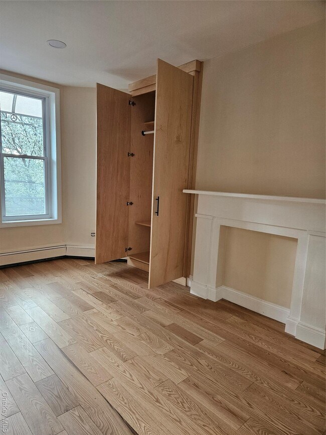 Foto del edificio - 1222 Simpson St