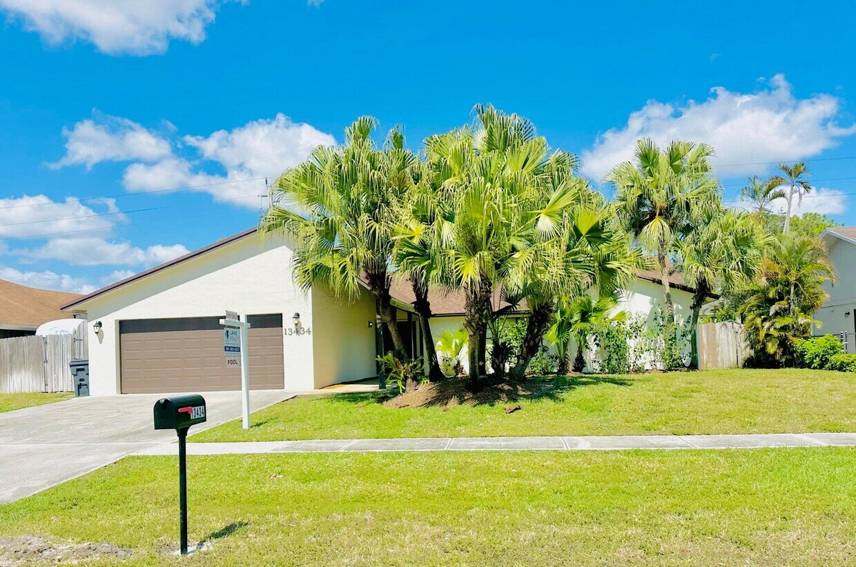 Foto principal - 13434 Columbine Ave