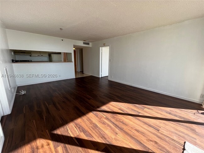 Building Photo - 7601 E Treasure Dr