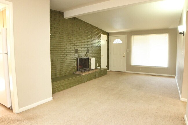 Building Photo - 1512 Westview Ave