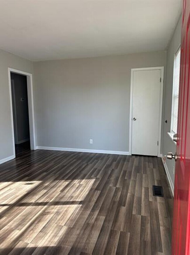 Foto del edificio - 737 47th St N