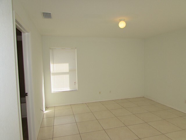 Foto del edificio - 1238 Denver St E
