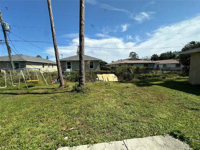 Building Photo - 5535 Tenth Ave