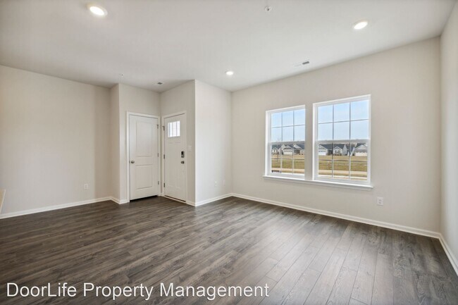 Foto del edificio - 3 br, 2.5 bath House - 149 S. Harner Blvd