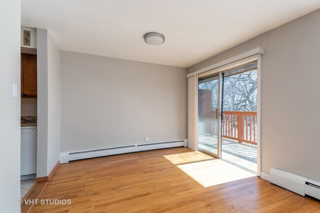 Foto del edificio - 758 Dempster St