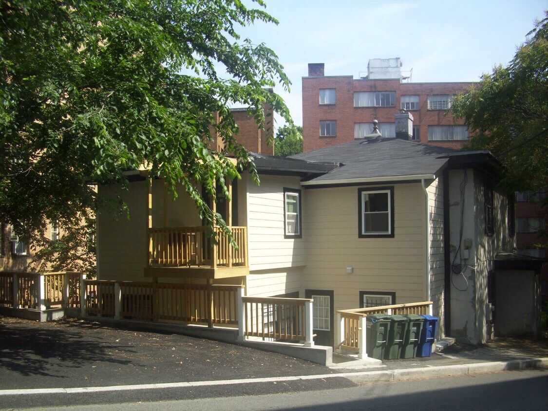 Parking Space - 2814 Quarry Rd NW