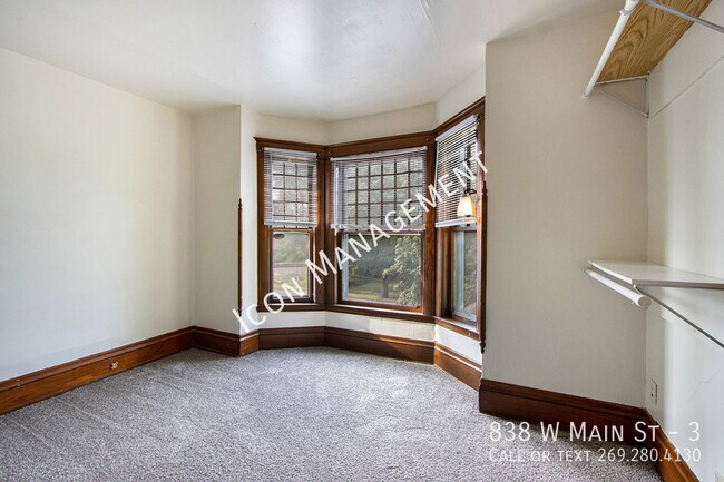 Foto del edificio - 838 W Main St