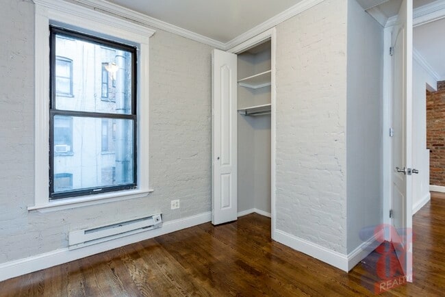 Building Photo - 340 E 18th St
