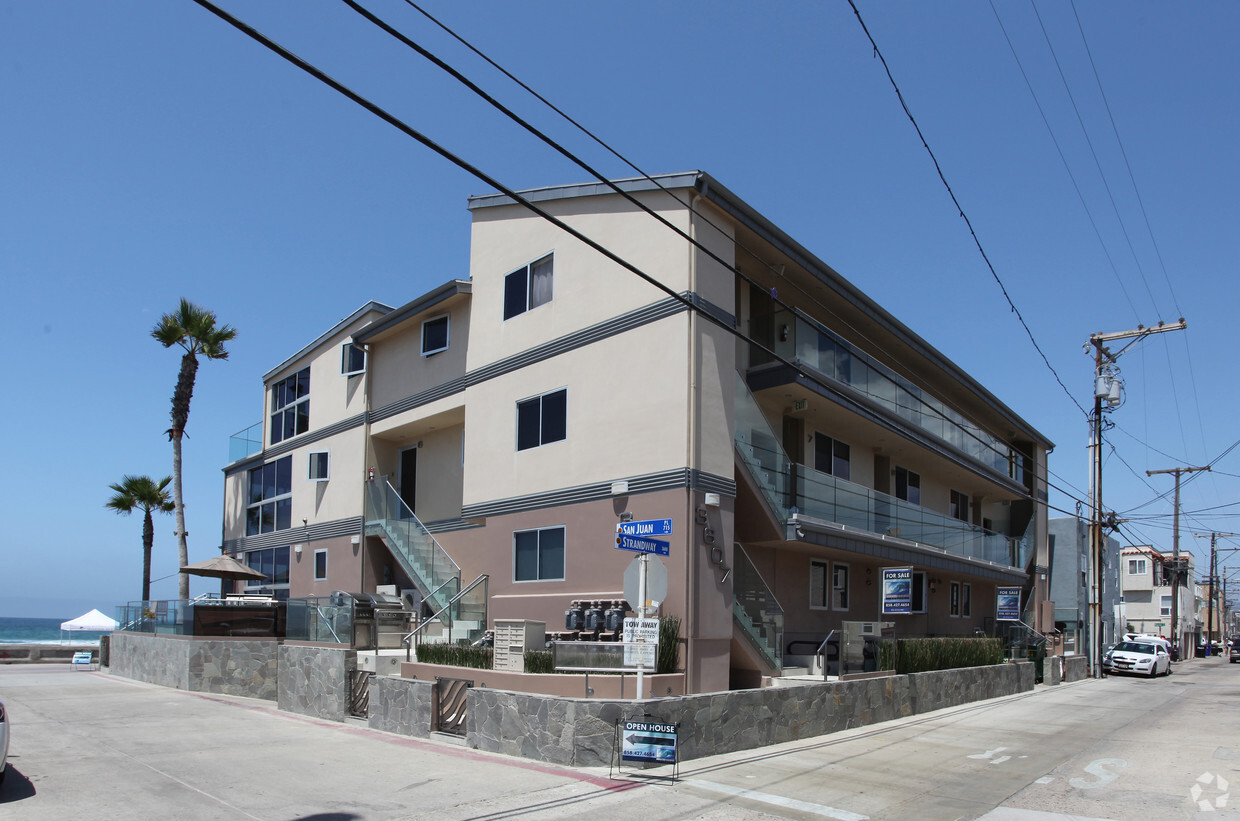 Building Photo - 3607 Ocean Front