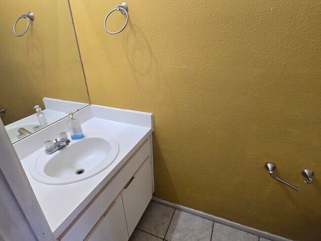 Building Photo - 12608 Castle Hill Dr