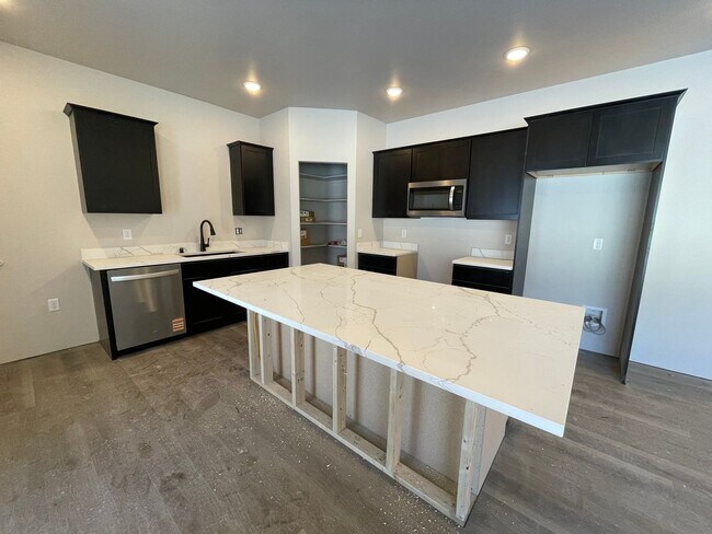 Foto del edificio - 7404 N Paw St