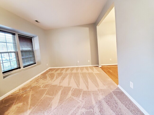 Building Photo - 618 Wye Oak Dr