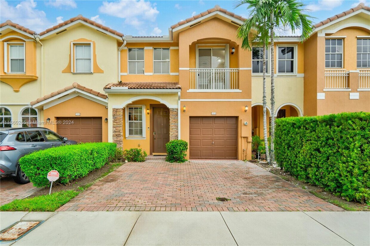 Primary Photo - 1010 NW 102 Ct