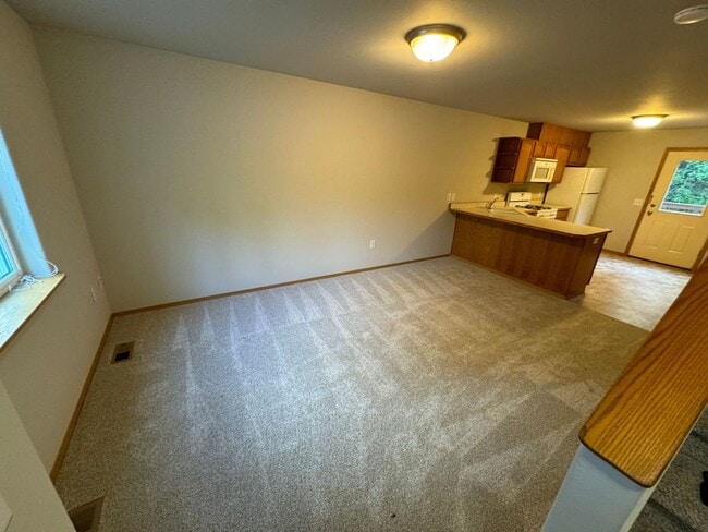 Building Photo - 2875 S Donovan Dr