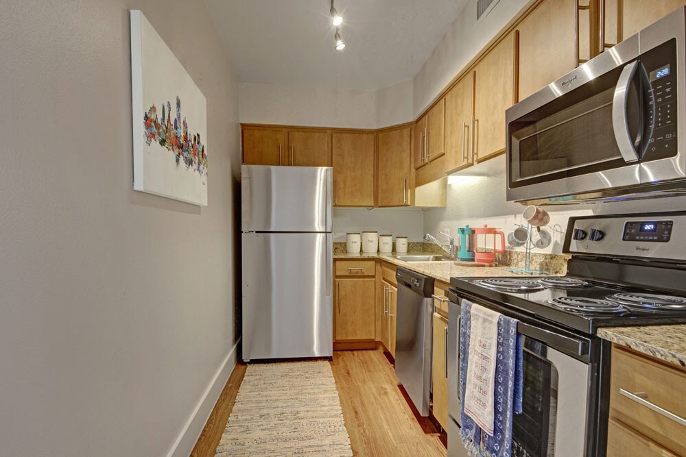 Manor House Apartments Dallas, TX