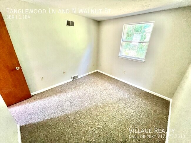 Building Photo - Spacious 3-BR Townhome in Dallastown Schoo...