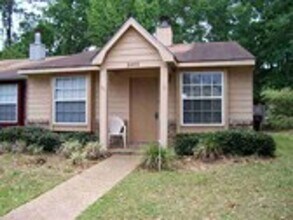 Building Photo - 3003 Richview Park Cir S