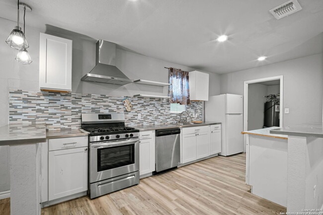 Building Photo - 1023 Gulf
